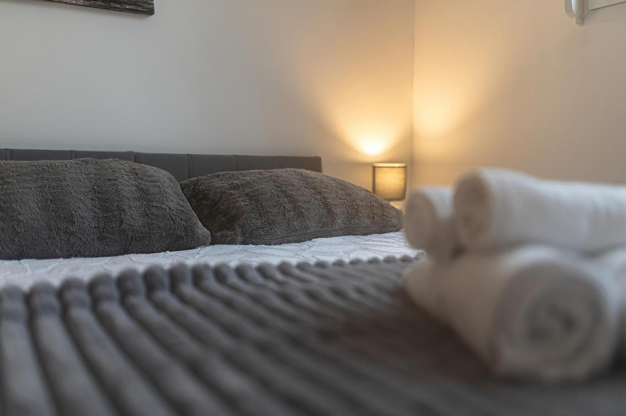 L'Escale Balzac Apartment Villeurbanne Bagian luar foto