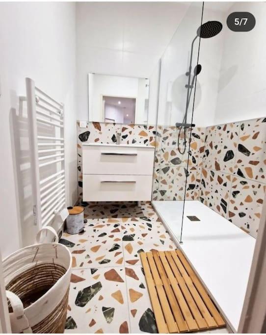 L'Escale Balzac Apartment Villeurbanne Bagian luar foto
