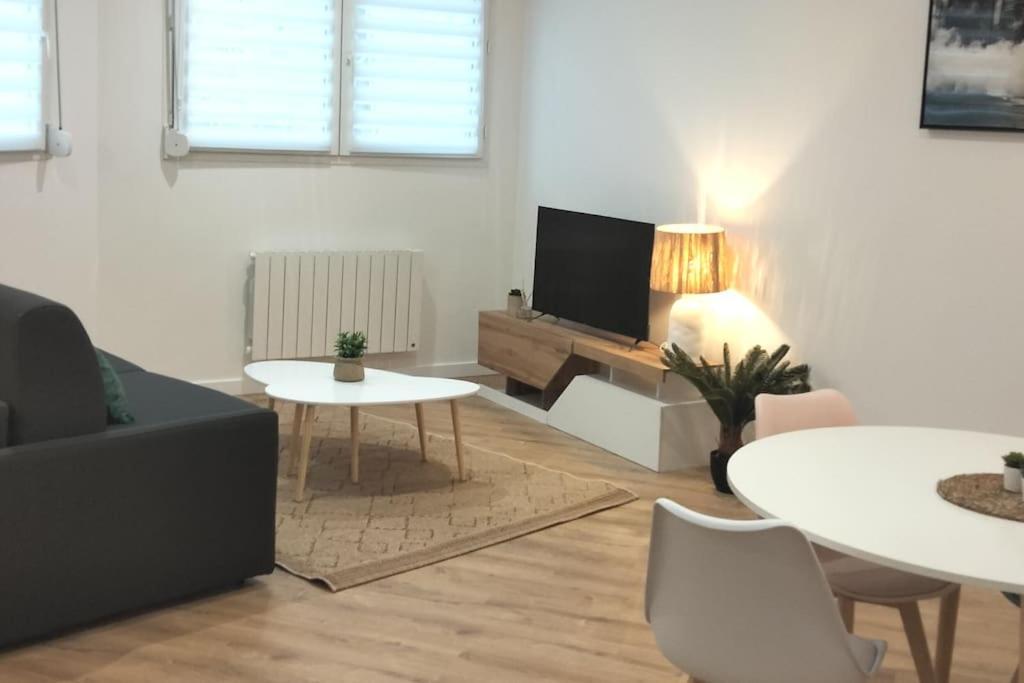 L'Escale Balzac Apartment Villeurbanne Bagian luar foto