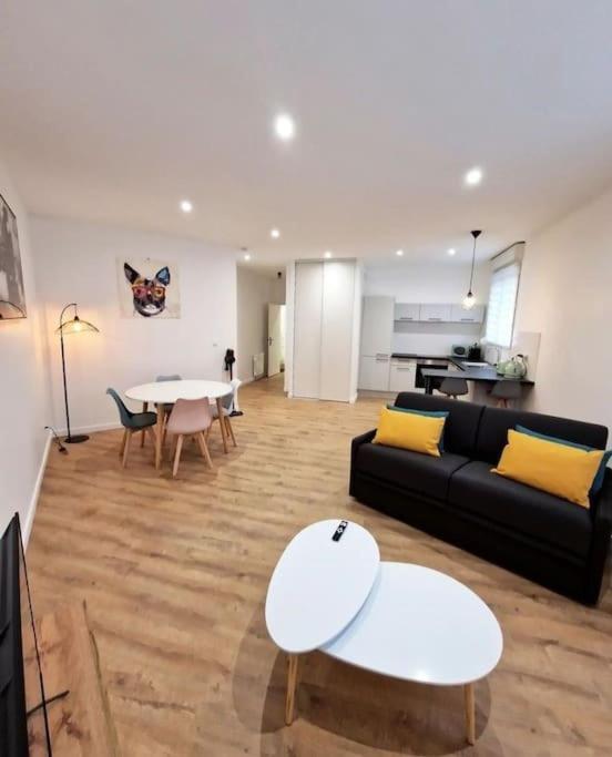 L'Escale Balzac Apartment Villeurbanne Bagian luar foto
